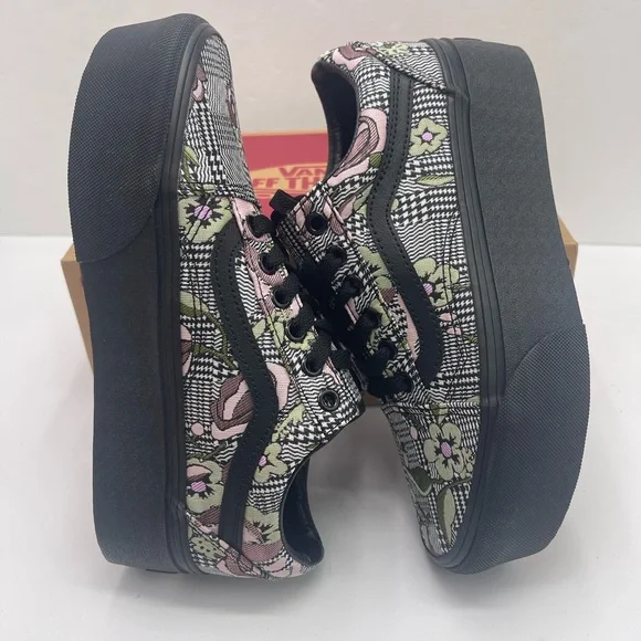 Vans WMNS Old Skool Stackform Platform Sneakers
Tapestry Floral Blck
VN0009PZBM8 - Picture 11 of 16